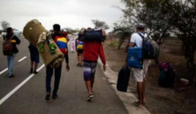Venezolanos tratan de retornar a su país