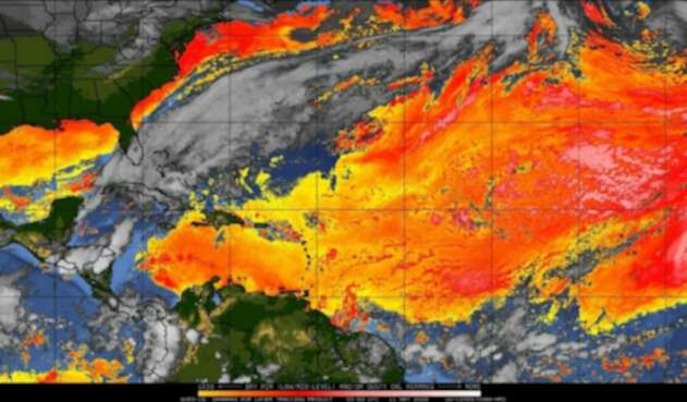 Imagen satelital de la nube con partículas de polvo del desierto del Sáhara sobre el caribe