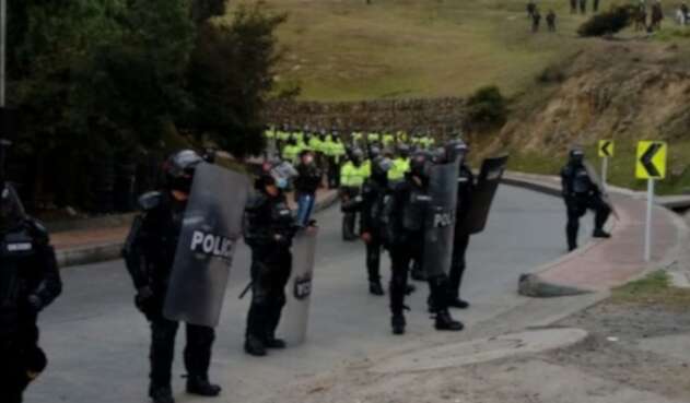 Policía durante enfrentamiento en Ciudad Bolívar