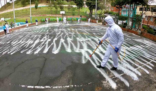 Desinfección en zonas de cuidado especial / Coronavirus en Bogotá