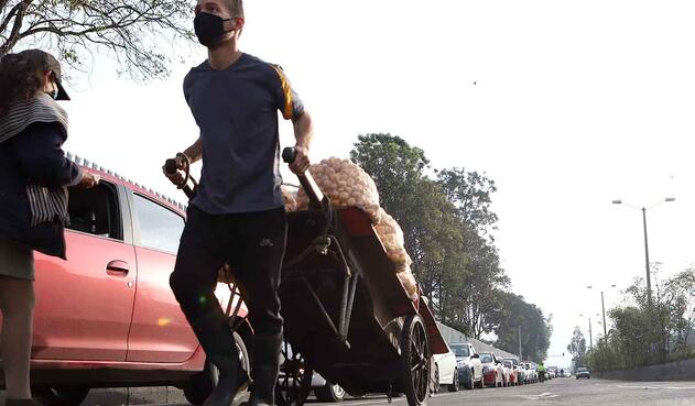 Corabastos, en medio de caos en cuarentena obligatoria en Kennedy / coronavirus en Colombia