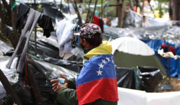 Migrantes venezolanos – crisis humanitaria en Bogotá – campamento de migrantes en Autopistas Norte