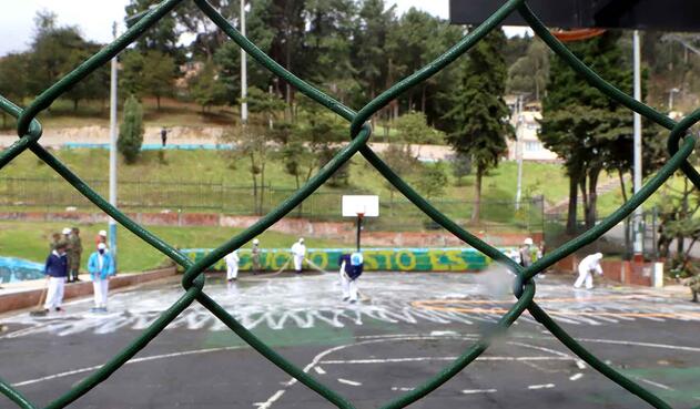 Desinfección en zonas de cuidado especial / Coronavirus en Bogotá