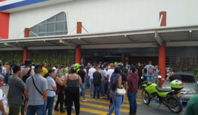 Aglomeraciones en Cali día sin IVA.