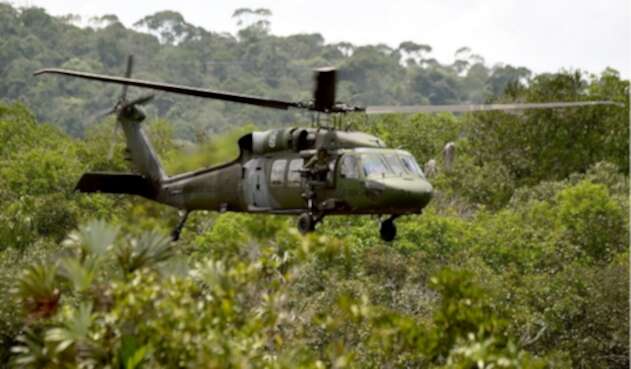 Helicóptero Black Hawk al servicio del Ejército.