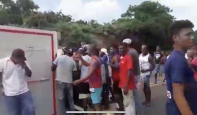 El conductor fue intimidado con machete para que soltará las llaves del furgón
