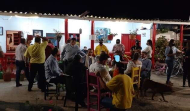Gobernador de Caldas en supuesta fiesta