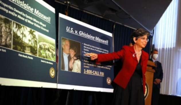 Jefferey Epstein y Ghislaine Maxwell Jefferey Epstein y Ghislaine Maxwell