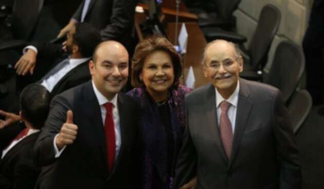 Horacio José Serpa (Izquierda), Rosita Moncada (Centro) y Horacio Serpa
