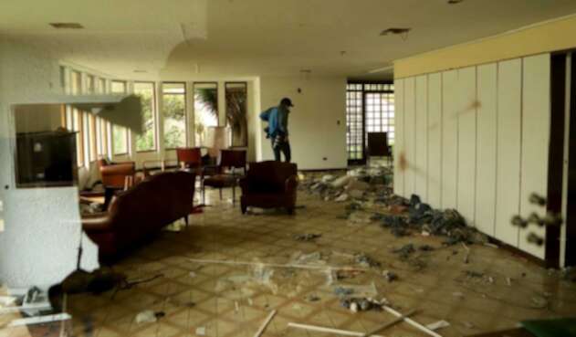 Consulado de Venezuela abandonado en Bogotá / vandalismo en consulado de Venezuela