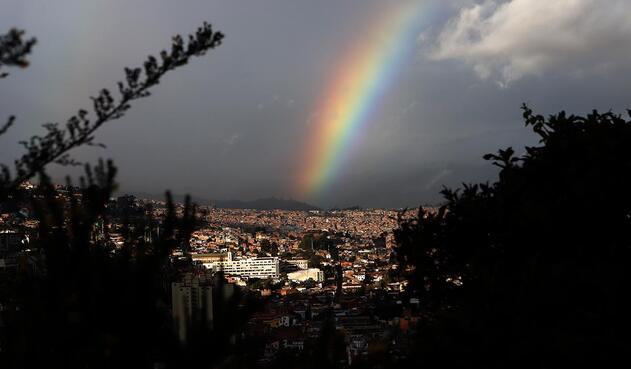 La soledad del céntrico sector de Bogotá, en medio de la cuarentena estricta por la pandemia.