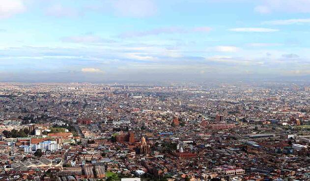 La soledad del céntrico sector de Bogotá, en medio de la cuarentena estricta por la pandemia.