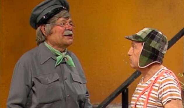 Jaimito, el cartero, junto al chavo del ocho