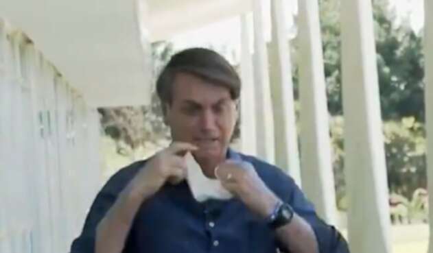 Bolsonaro se quita el tapaboca