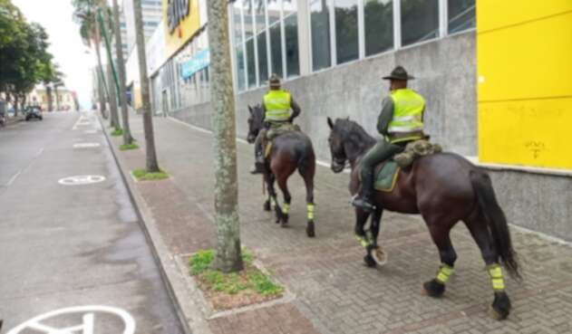 Centro comercial en Pereira día sin IVA.