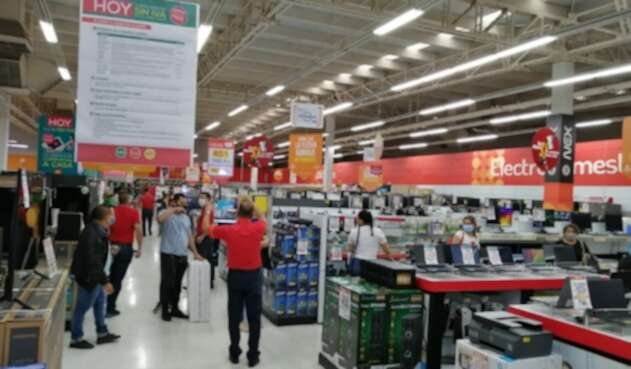 Centro comercial día sin IVA en Cúcuta.