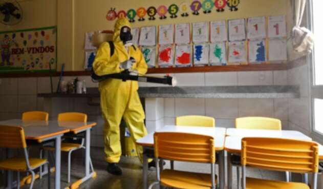 Regreso de niños a colegios / coronavirus en Brasil
