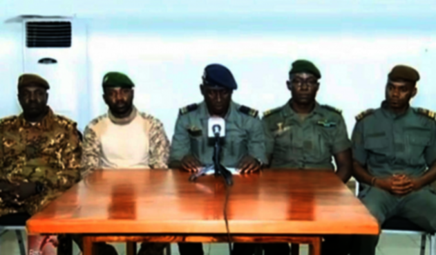 Líderes militares del golpe de estado en Mali