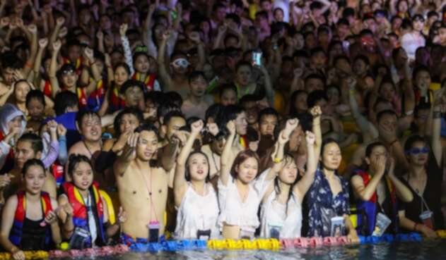 Polémica macrofiesta tecno en Wuhan, donde empezó la pandemia