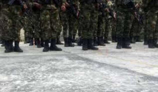 MILITARES