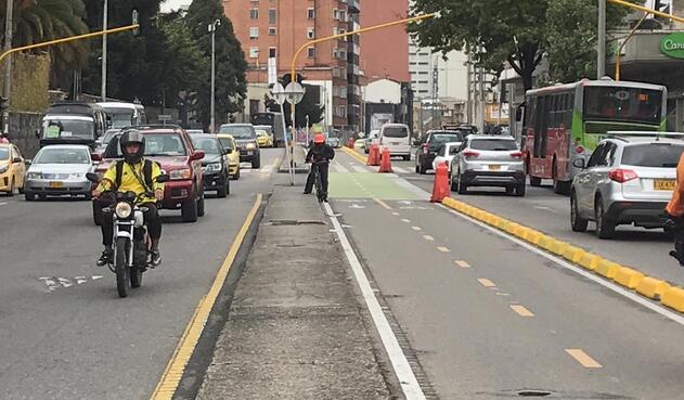 Las ciclorrutas permanentes han sido puestas en distintas vías de Bogotá.