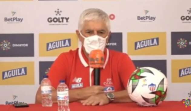 Julio Comesaña, técnico uruguayo