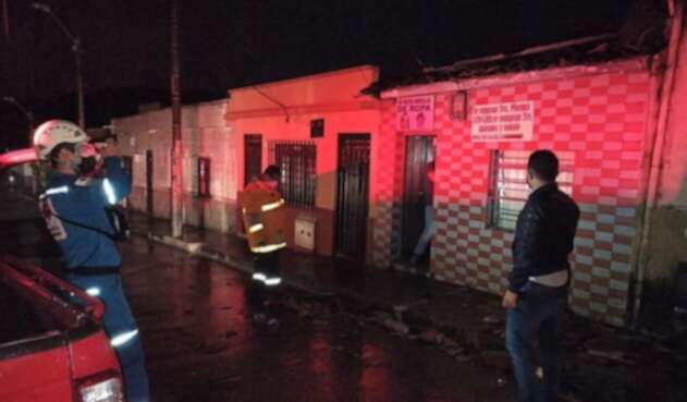 55 viviendas afectadas y cierres parciales de vías, dejó la emergencia.