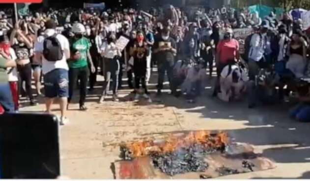 Protestas en el Parque de los Deseos de Medellín