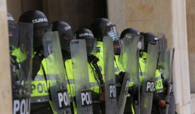 Policías durante protestas del 21 de septiembre