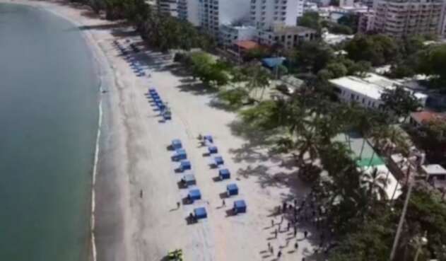 Con distanciamiento estarán puestas las carpas en las playas de Rodadero
