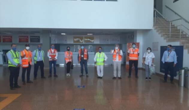 Visita de inspección a aeropuerto de Riohacha.