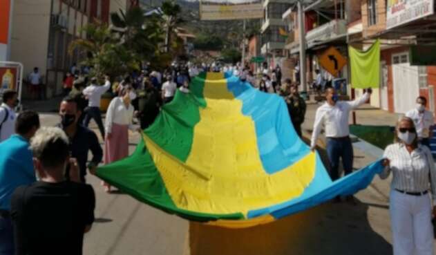 La bandera más grande de Colombia