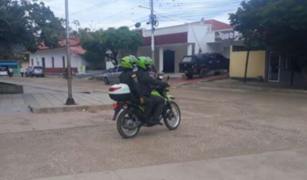 dos uniformados heridos en San Juan Nepomuceno