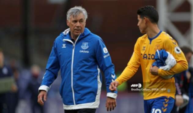 James y Ancelotti en Everton