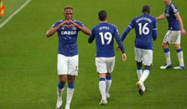 Yerry Mina, James Rodríguez, Everton