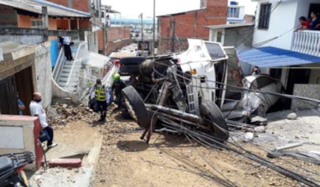 Camión se quedó sin frenos