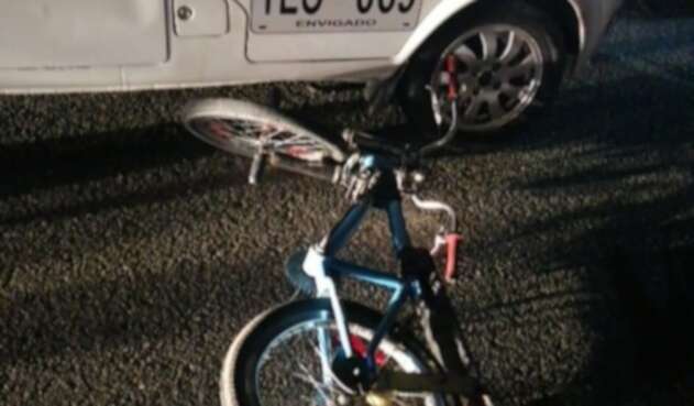 Ciclista de 16 años muere al chocar con un camión en Caldas, Antioquia