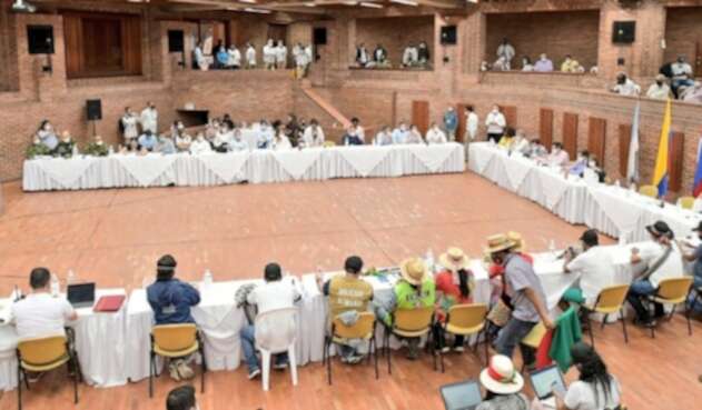 Reunión entre minga indígena y gobierno nacional en Cali
