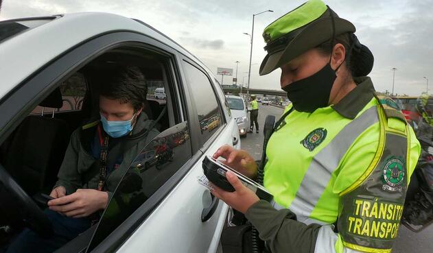 Multas a infractores - pico y placa en Bogotá - Policía de Tránsito