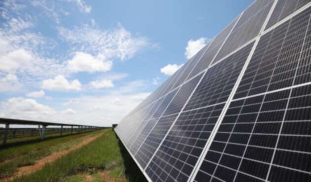 Inauguran nueva planta de energía solar en Colombia en el Meta