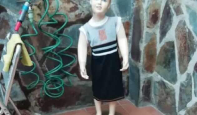 Maniquí de niña poseída Maniquí de niña poseída