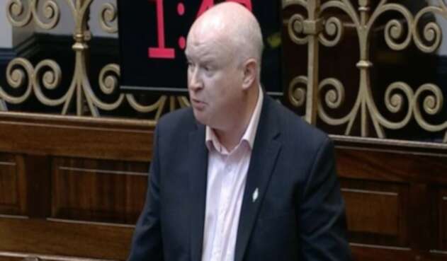 Paul Gavan del partido del Sinn Fein, de ideología de izquierda en Irlanda