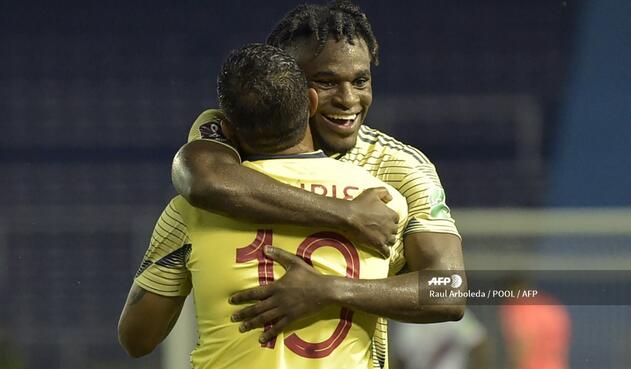 Selección Colombia: Duván Zapata y James Rodríguez Selección Colombia: Duván Zapata y James Rodríguez
