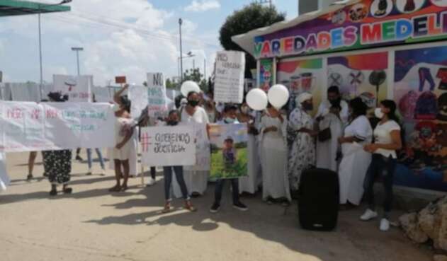 Plantón exigiendo justicia en caso de niño asesinado