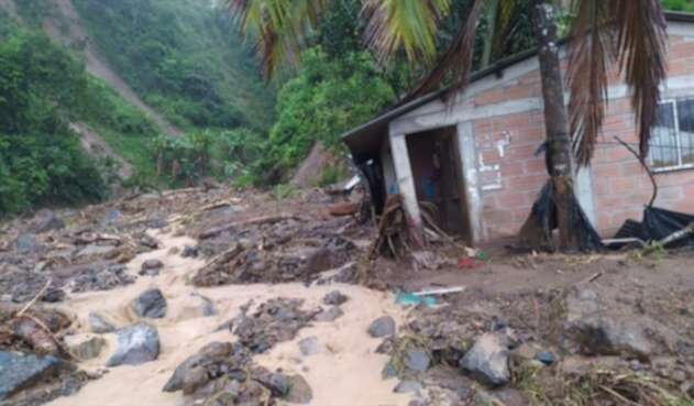 Varias viviendas fueron arrastradas por la corriente en Dabeiba, Antioquia.
