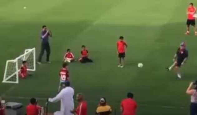 Gol de Maradona a niño sin piernas