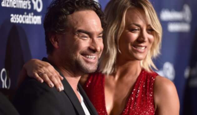 Kaley Cuoco y Johnny Galecki