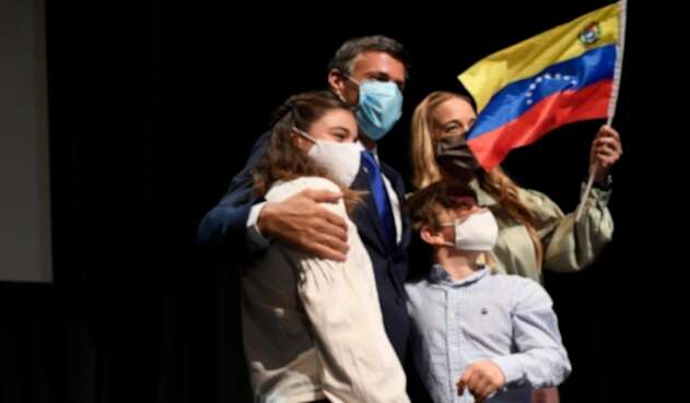 Leopoldo López junto a su familia en España