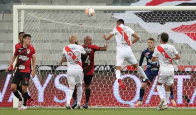 Paranaense Vs. River Plate
