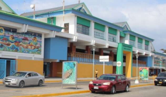 Aeropuerto Internacional Gustavo Rojas Pinilla - Aeropuerto de San Andrés Aeropuerto Internacional Gustavo Rojas Pinilla - Aeropuerto de San Andrés